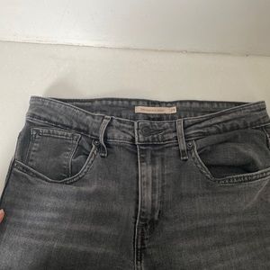 Levi's 721 Soft Black High Rise
Skinny Jeans size 29